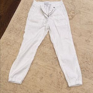 Frank & Eileen White Women's Relaxed Jogger Pants